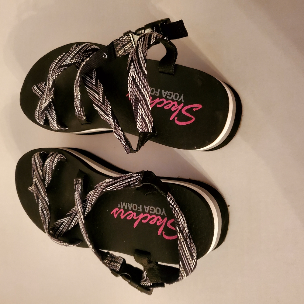 Sketchers Black and White Strappy Sandals, Womens size 7 - Picture 4 of 5